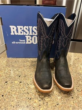 Resistol Women's Cowboy boots New in the box. Black upper with navy shaft.